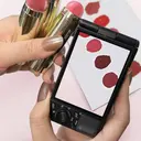 Di Tengah Mobilitas Tinggi, Blush Stick Jadi Solusi Praktis untuk Rona Pipi Instan