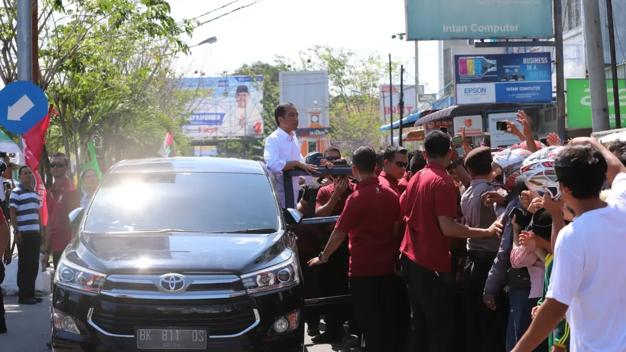 Capres nomor 01 Joko Widodo atau Jokowi kampanye di Asahan, Sumut.