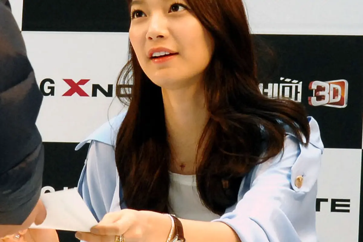 Shin Min Ah