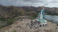 Patung Bunda Maria Pelindung Segala Bangsa memiliki tinggi mencapai 33 meter, dan dibangun di atas lahan seluas 5,9 hektare. (Liputan6.com/ Ola Keda)