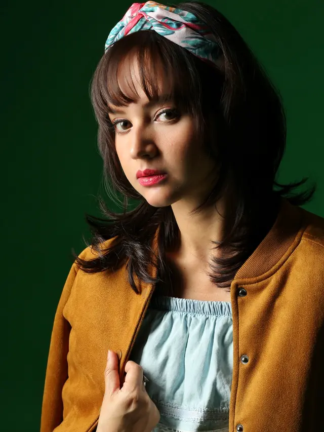 [Bintang] Angelica Simperler