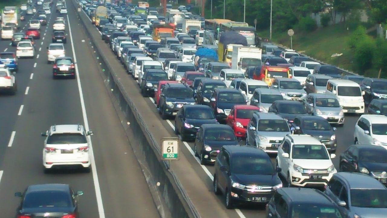 Macet Tol Cikampek