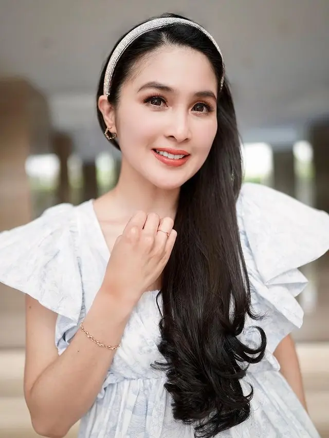 6 Potret Terbaru Sandra Dewi Disebut Makin Berisi, Sempat Dikira Hamil Lagi