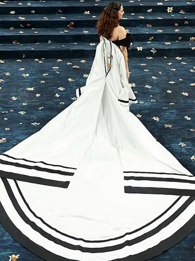 Kiara Advani di Met Gala 2025. [@gauravguptaofficial]