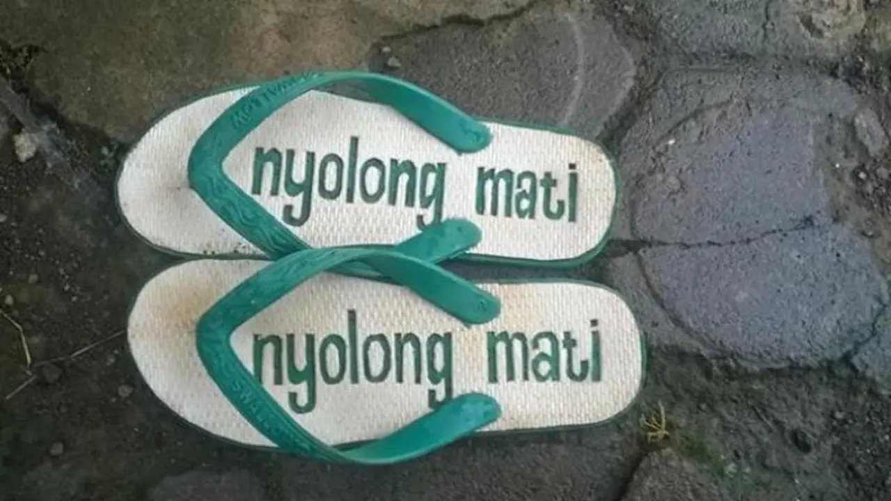 Ini 7 Kreasi Sandal yang Awet dan Gak Bakal Dicolong
