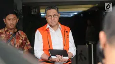 Anggota DPR F-PAN Sukiman usai menjalani pemeriksaan perdana pascapenahanan oleh penyidik di Gedung KPK, Jakarta, Jumat (16/8/2019). Sukiman diperiksa sebagai tersangka dugaan suap pengurusan dana perimbangan APBN-P 2017 dan APBN 2018 Kabupaten Pegunungan Arfak. (merdeka.com/Dwi Narwoko)