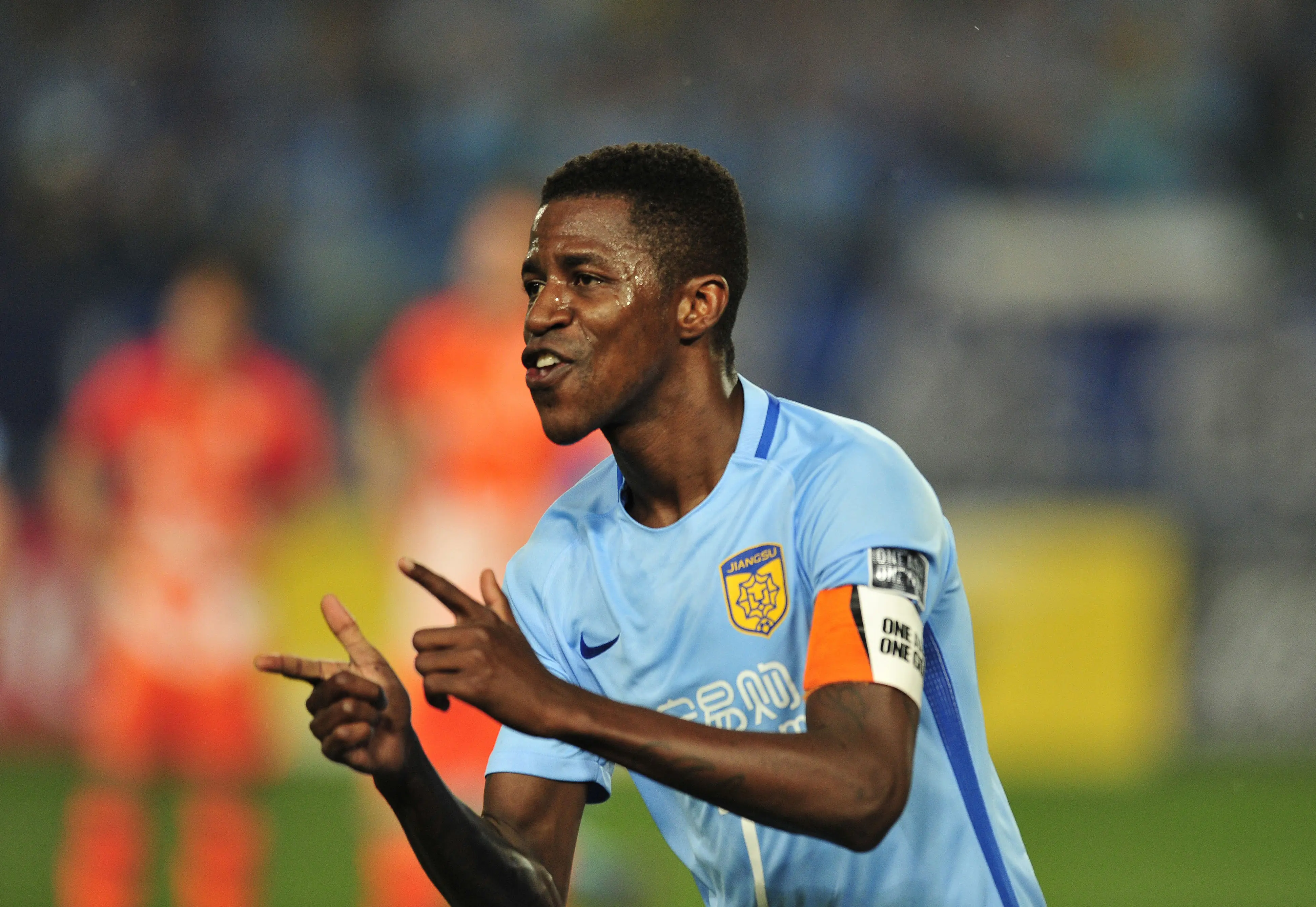 Gelandang Jiangsu Sunin, Ramires (STR / AFP)