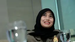 Agar senantiasa tampil bugar. Setiap hari, alumnus SMA Negeri 6 Pandeglang ini melakukan sit-up dan skipping (lompat tali), Jakarta, Rabu (24/9/2014) (Liputan6.com/Helmi Fithriansyah)