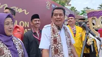 Koalisi KIM Plus mengantarkan pasangan Maesyal - Intan ke KPU Kabupaten Tangerang. (Liputan6.com/Pramita Tristiawati).