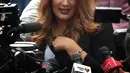 "Aku nggak tahu, coba tanya kenapa dia nangis-nangis," tutur Tania Nadira yang resmi dinikahi Tommy Kurniawan pada 2011 silam. (Nurwahyunan/Bintang.com)