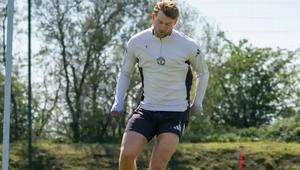 Bek Manchester United, Matthijs de Ligt, mulai berlatih setelah cedera sejak November 2025. (Dok. manutd.com)