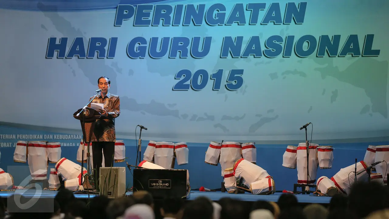20151124-Wajah Semringah Jokowi di Puncak Perayaan Hari Guru Nasional-Jakarta