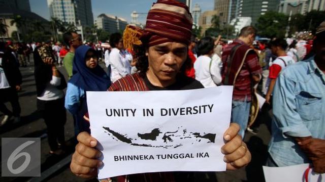 Parade Bhinneka Tunggal Ika Berlangsung Damai