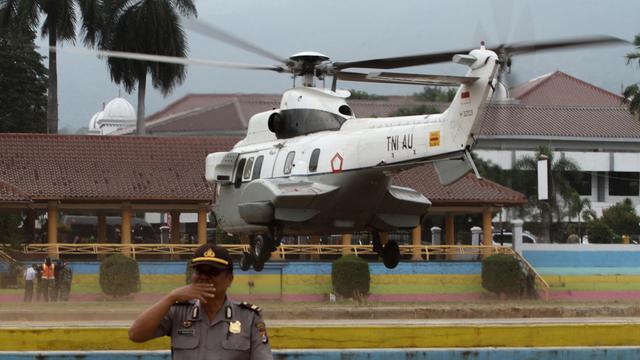 Wiranto Dibawa ke RSPAD Pakai Helikopter