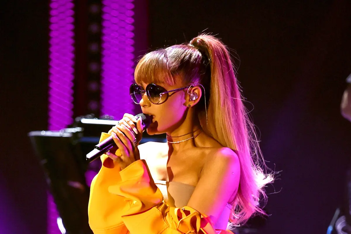 [Bintang] Ariana Grande