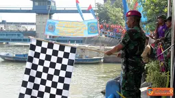Lomba Dayung Perahu Karet Antar Kompi