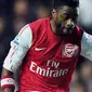 Aksi gelandang Arsenal asal Kamerun, Alex Song di laga lanjutan Liga Premier menghadapi Swansea City di Liberty Stadium, Swansea, 15 Januari 2012. AFP PHOTO / ADRIAN DENNIS