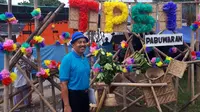 TPS Pilkada 2018 dihias dengan ornamen berbahan dasar plastik bikin meriah dan gembira TPS 1 Pabuwaran, Purwokerto Utara, Banyumas. (Liputan6.com/Muhamad Ridlo)