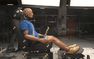 IIHS memperkenalkan uji tabrak baru yang fokus pada cedera leher (whiplash). (thedrive.com)