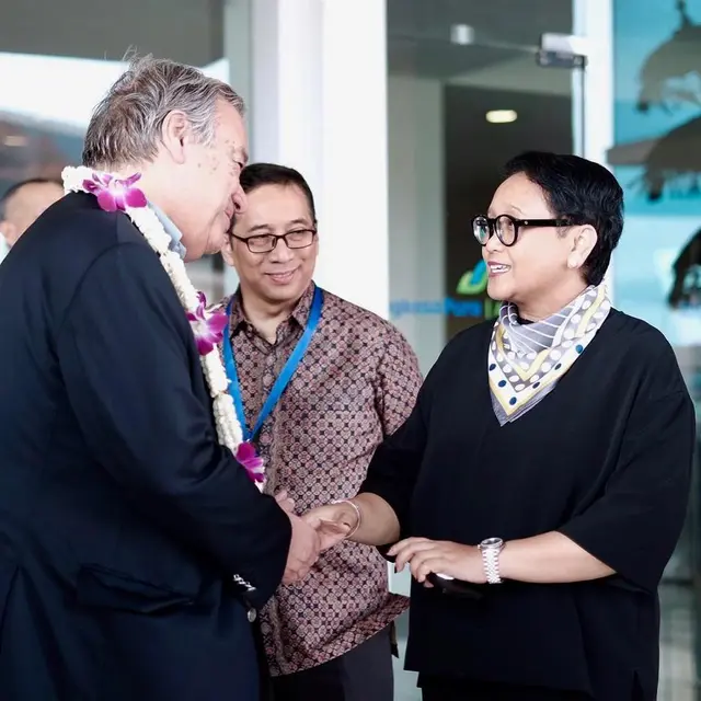 Gaya modis Menlu Retno Marsudi (Sumber: Instagram/retno_marsudi)