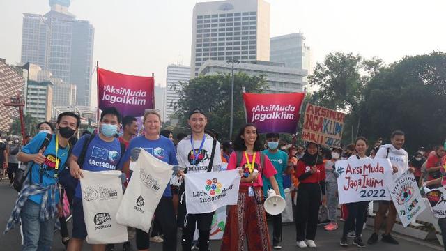 Merayakan World Cleanup Day Lewat Plogging dan Pawai di CFD Jakarta