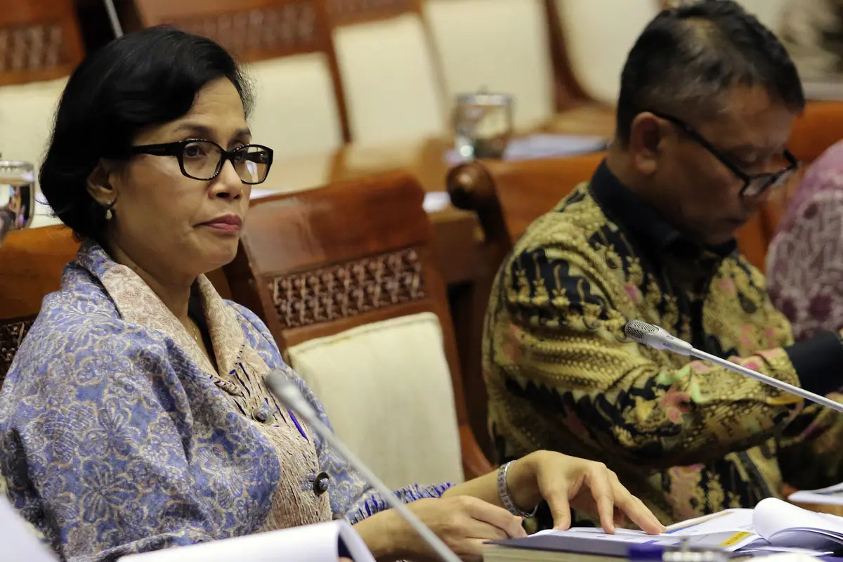 Menkeu Sri Mulyani meminta masyarakat bersama pemerintah amankan kebijakan cukai karena bila meleset dapat mempengaruhi APBN.