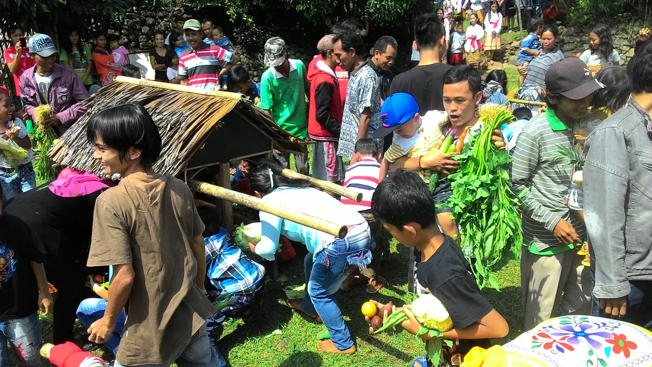 Seren Taun, Sedekah Bumi di Kampung Adat Sindangbarang