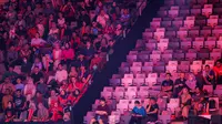 Suasana tribune penonton Istora Gelora Bung Karno dalam hari pertama penyelenggaraan Indonesia Open 2025, Selasa (3/6/2025). (Bola.com/Bagaskara Lazuardi).