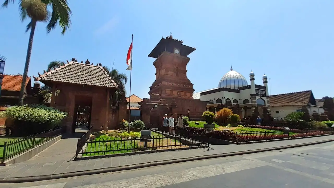 Menara Kudus, salah satu simbol toleransi yang melegenda di Tanah Air