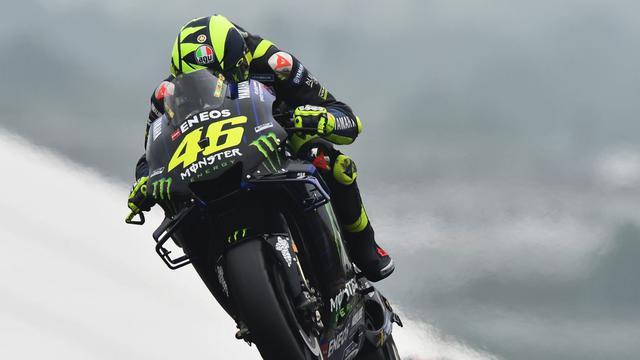Reaksi Fan Setelah Valentino Rossi Jatuh Di Motogp Italia Motogp Bola Com