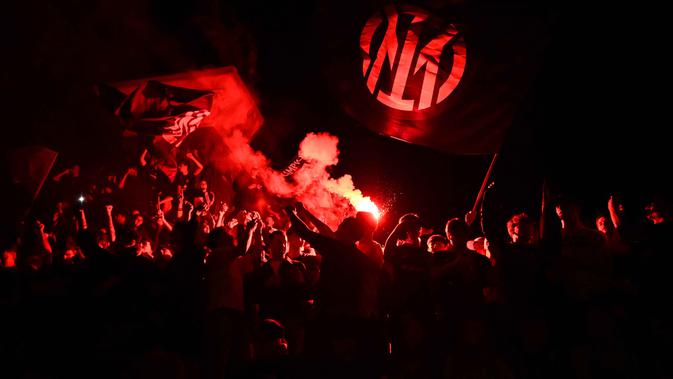 Padati Piazza Duomo, Interisti Rayakan Gelar Scudetto ke-21 Inter Milan