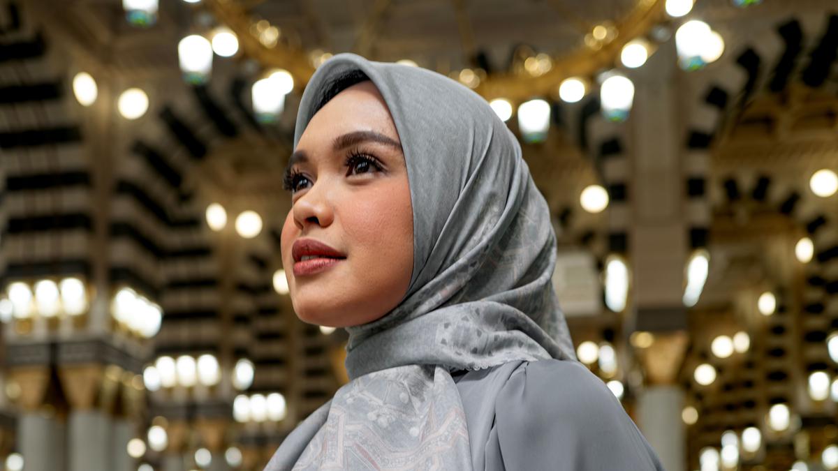 Ketika Tanah Haram Menginspirasi Koleksi Hijab Sambut Iduladha