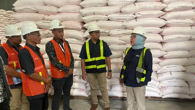 Direktur Sumber Daya Manusia Pupuk Indonesia Tina Kemala Intan mengatakan, PT Pupuk Indonesia (Persero) menyiapkan 1.003 ton pupuk bersubsidi ke Maluku Utara. (Dok Pupuk Indonesia)