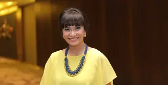 Pemeran dan presenter Ersa Mayori tidak lagi ada niatan untuk menambah momongan. Padahal, beberapa kali anaknya minta adik. Tidak hanya adik tapi juga kakak. (Andy Masela/Bintang.com)