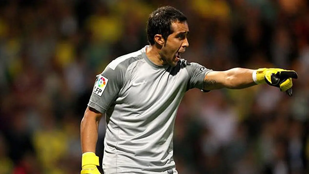 claudio-bravo-131205c.jpg