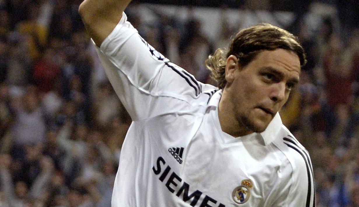 3. Jonathon Woodgate (Real Madrid), bek tangguh Inggris yang didatngkan dari Leeds pada tahun 2004. Cedera serius membuat kemampuannya menurun drastis dan gagal bersaing di Los Blancos. (AFP/Marcelo Rubio) 