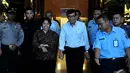Menteri Hukum dan HAM Yosana Laoly saat bersiap memberikan keterangan pers setelah menerima laporan dari dua ketua umum Partai Golkar, Jakarta, Senin (8/12/2014). (Liputan6.com/Johan Tallo)