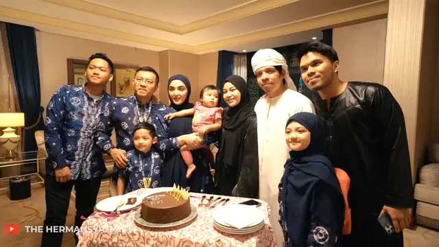 Anang Hermansyah dan Ashanty rayakan ultah sekaligus umrah bawa rombongan 45 orang (Foto: The Hermansyah A6)