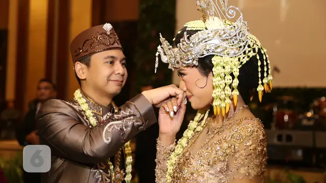 [Bintang] Pernikahan Raditya Dika dan Anissa Aziza