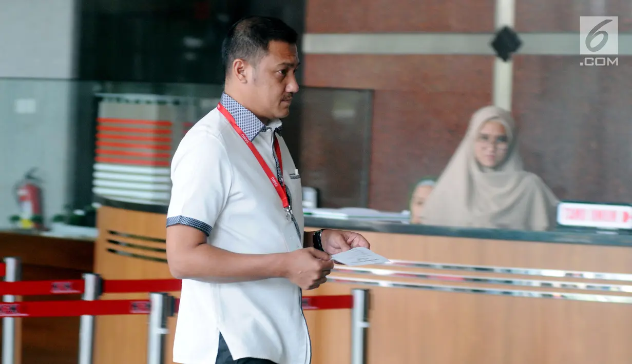 Pengusaha asal Aceh, Teuku Rafly Pasya memenuhi panggilan penyidik KPK di Jakarta, Jumat (14/9). Mantan suami Tamara Bleszynski itu diperiksa dalam kasus korupsi proyek pembangunan dermaga Sabang tahun anggaran 2006 hingga 2010. (Merdeka.com/Dwi Narwoko)