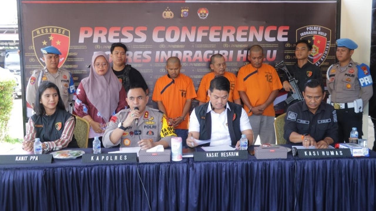 Konperensi pers pengungkapan pidana di Polres Indragiri Hulu termasuk kiyai cabuli santri.