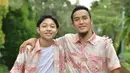 Kiesha Alvaro dekat dengan Gunawan Dwi Cahyo. Gunawan memperlakukan Kiesha dengan baik sebagai seorang anak. Alhasil, kini keduanya sangat dekat dan akrab sebagai seorang ayah dan anak. (Liputan6.com/IG/kiesha.alvaro)