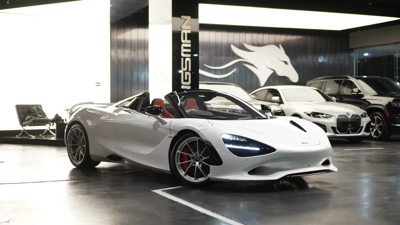 Showroom Supercar di Batam Ini Punya McLaren 750S Spider Satu-Satunya di Indonesia (ist)