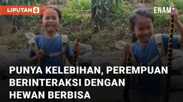 Aksi bocah perempuan bernama Tasyha mengundang perhatian netizen karena keberaniannya berinteraksi dengan hewan berbisa