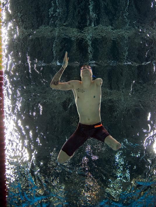 Perenang Brasil, Tallison Glock saat berlaga pada 200m Individual Medley SM6 di Olympic Aquatics Stadium pada ajang Paralimpik Games 2016, Rio de Janeiro, Brasil,(10/9/2016. (AFP/Simon Lodge for OIS/IOC)
