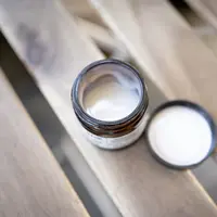 Simak ciri-ciri kosmetik yang mengandung merkuri. (unsplash.com/Alexandra tran)