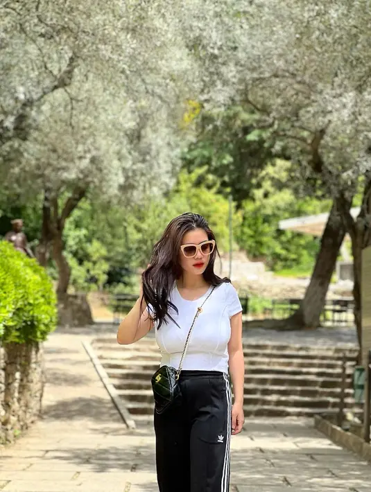 Netter sampai kaget dan penasaran, bagaimana ia bisa kurus dalam waktu relatif cepat. [Instagram @felicyangelista_]