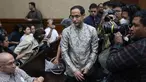 Mantan Menteri Pendidikan, Kebudayaan, Riset, dan Teknologi (Mendikbudristek), Nadiem Anwar Makarim bersiap mengikuti persidangan lanjutan di Pengadilan Tindak Pidana Korupsi (Tipikor) pada Pengadilan Negeri Jakarta Pusat, Senin (19/1/2026). Sidang kasus dugaan korupsi pengadaan laptop Chromebook dan CDM pada program digitalisasi pendidikan tahun 2019-2022 dengan terdakwa mantan Menteri Pendidikan, Kebudayaan, Riset, dan Teknologi (Mendikbudristek), Nadiem Anwar Makarim kembali digelar. (Kapanlagi.com/Budy Santoso)