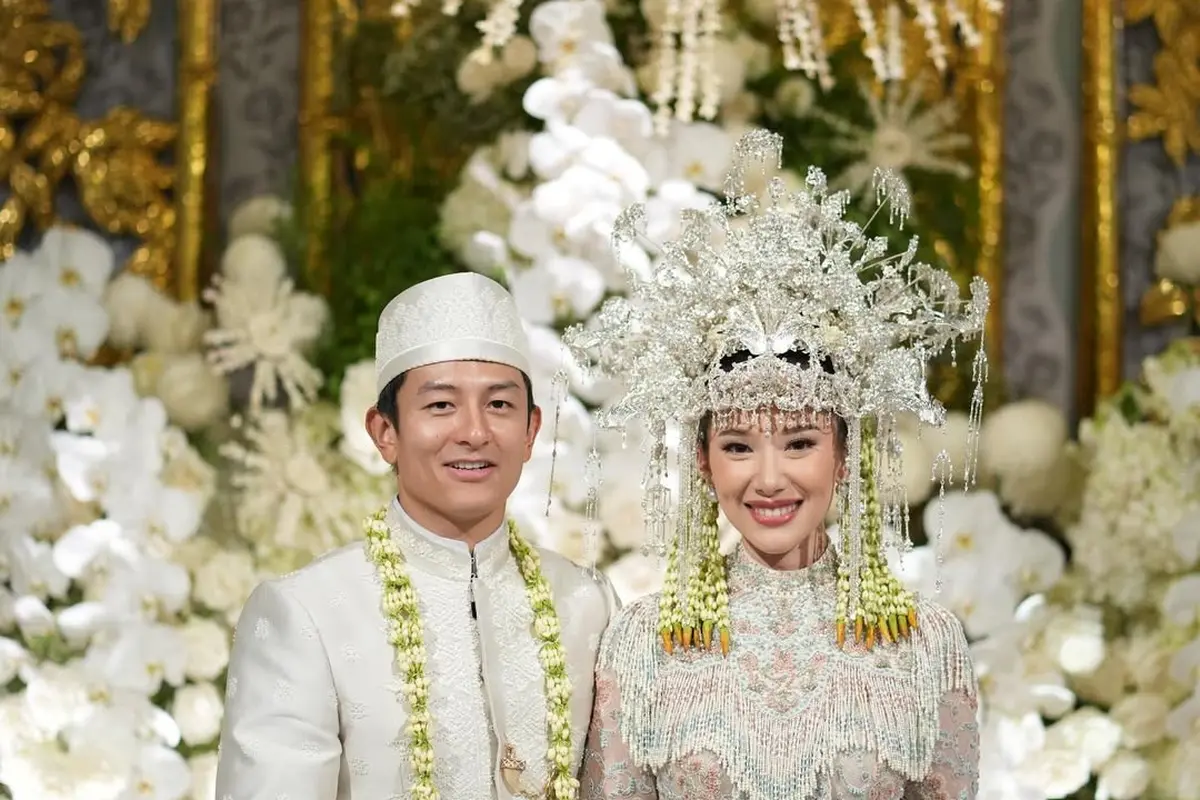 6 Potret Cantik Athina Papadimitriou Menikah dengan Rio Haryanto, Detail Makeup-nya Super Flawless