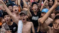 Kesulitan Dapat Tiket, Jakmania Paksa Masuk Stadion
